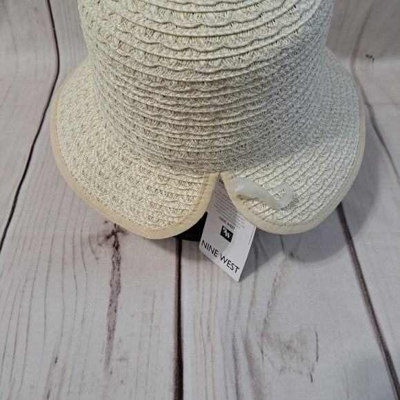 Nine West Split Back Cloche Hat Packable Ivory Cream Combo - Picture 2 of 5